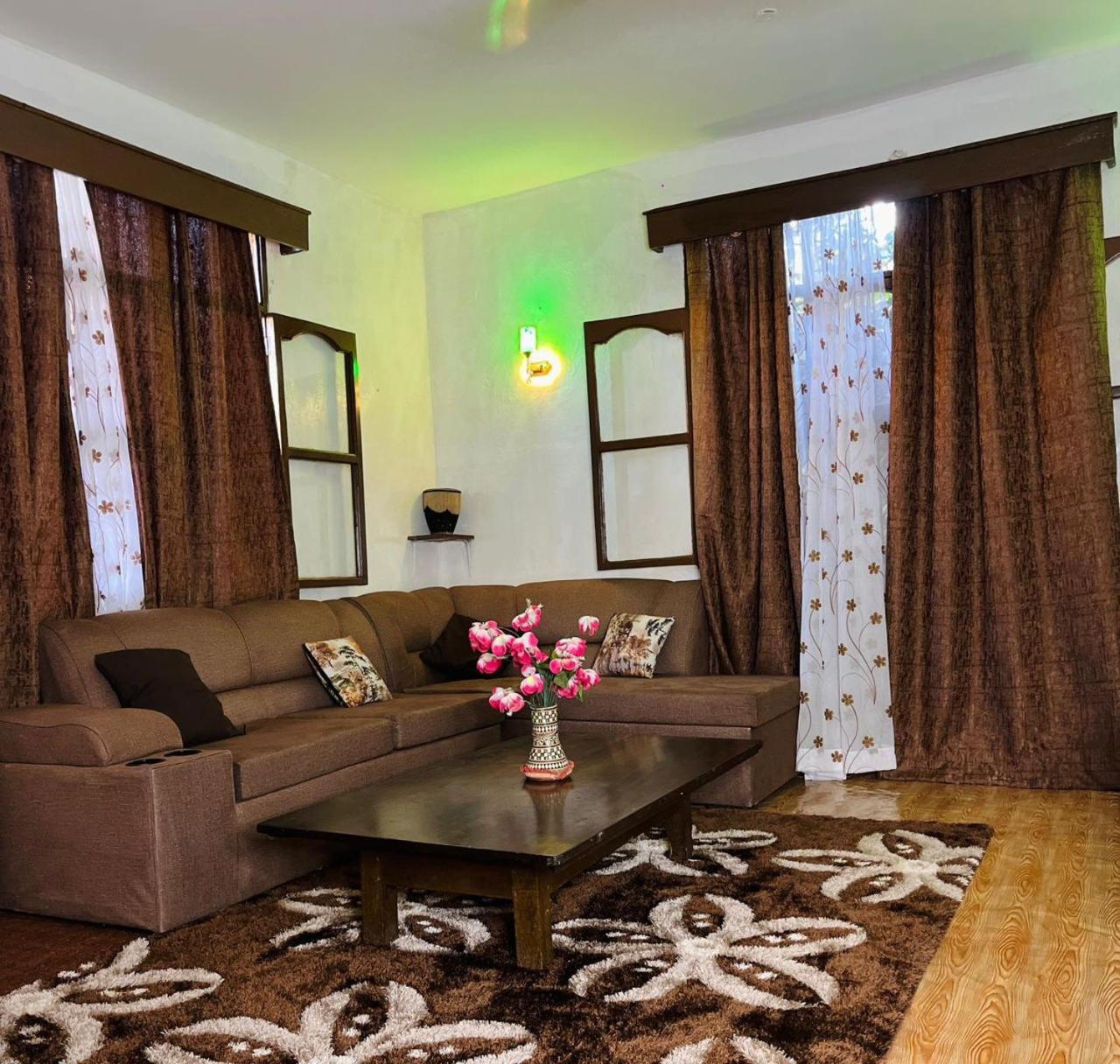 Akogo House - Bnb , Hostel, Backpackers & Volunteer Center Момбаса Екстер'єр фото