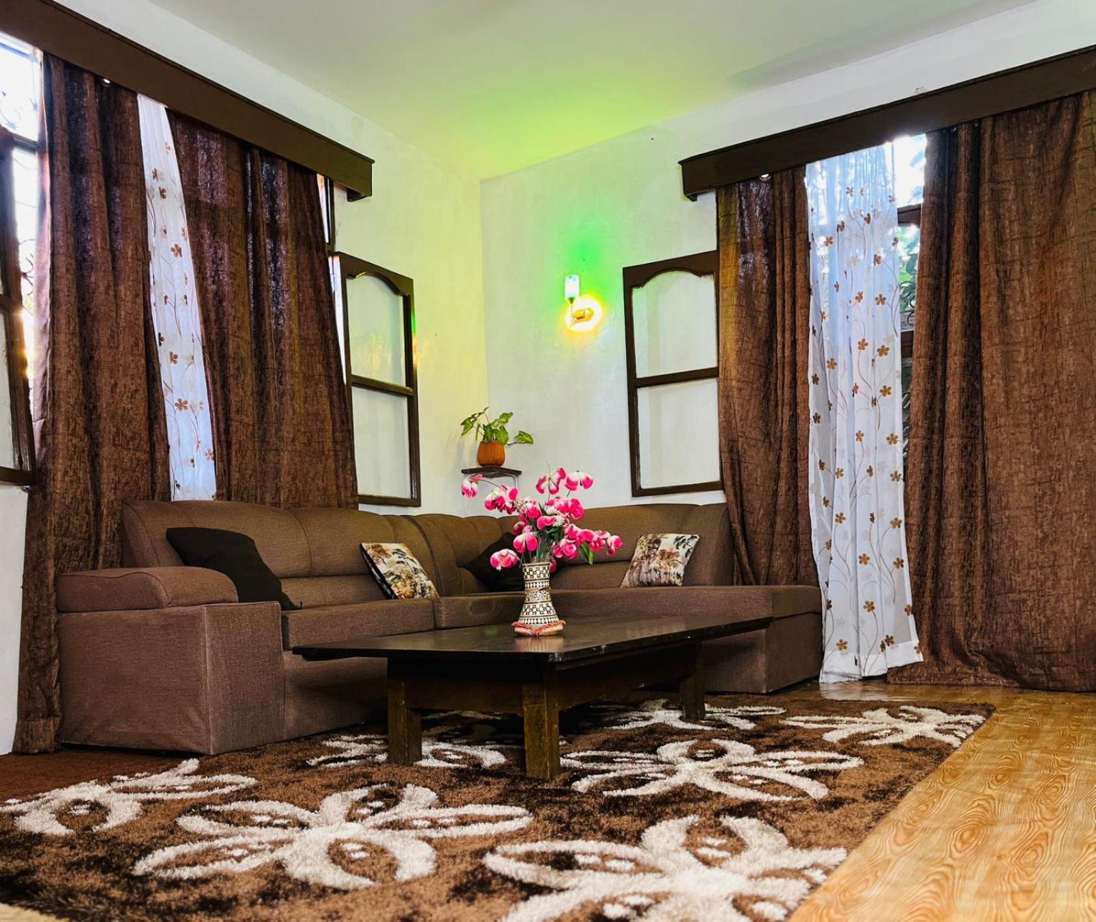 Akogo House - Bnb , Hostel, Backpackers & Volunteer Center Момбаса Екстер'єр фото
