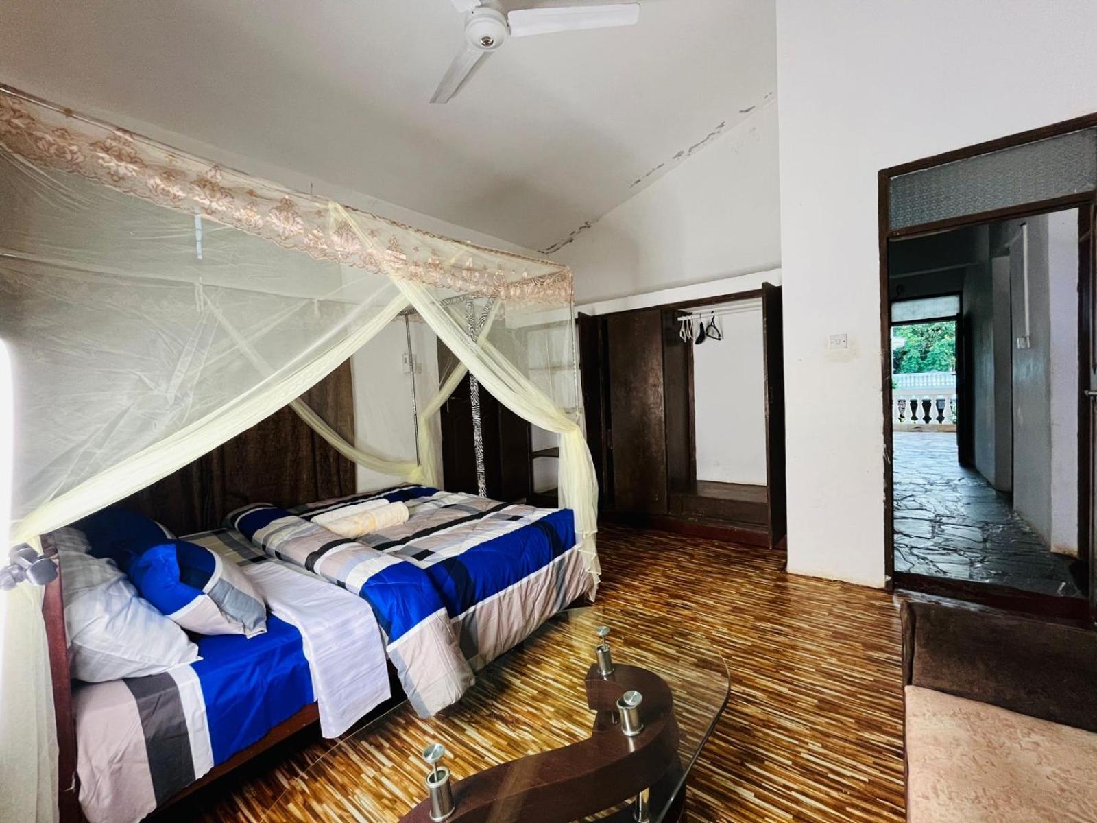 Akogo House - Bnb , Hostel, Backpackers & Volunteer Center Момбаса Екстер'єр фото