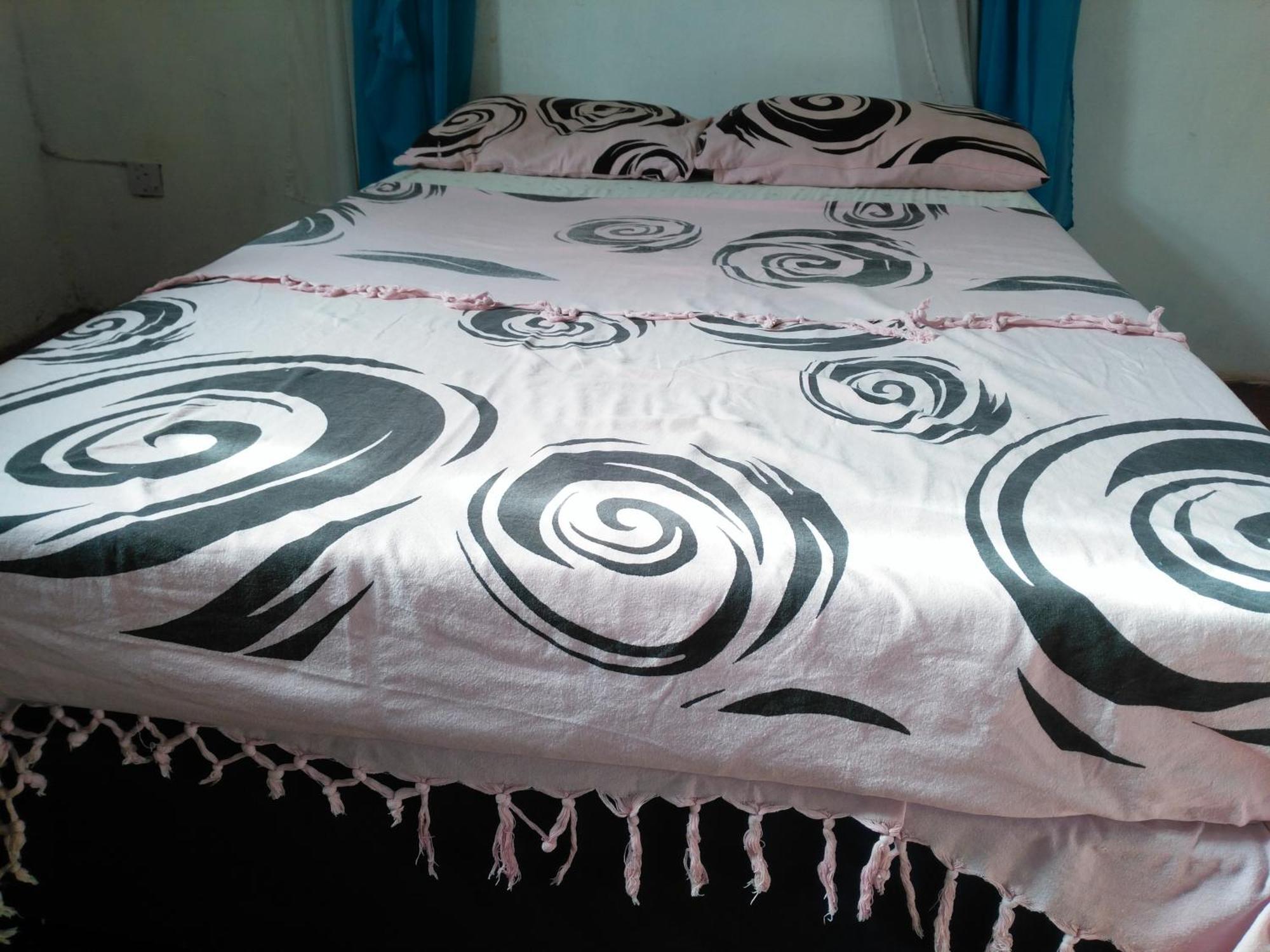 Akogo House - Bnb , Hostel, Backpackers & Volunteer Center Момбаса Екстер'єр фото