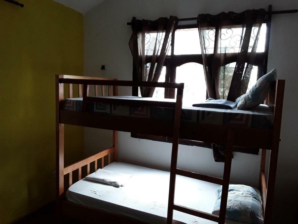 Akogo House - Bnb , Hostel, Backpackers & Volunteer Center Момбаса Екстер'єр фото