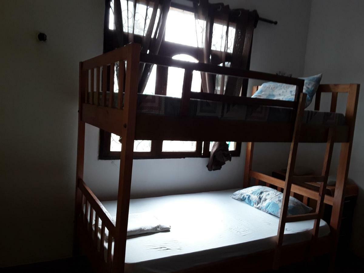 Akogo House - Bnb , Hostel, Backpackers & Volunteer Center Момбаса Екстер'єр фото